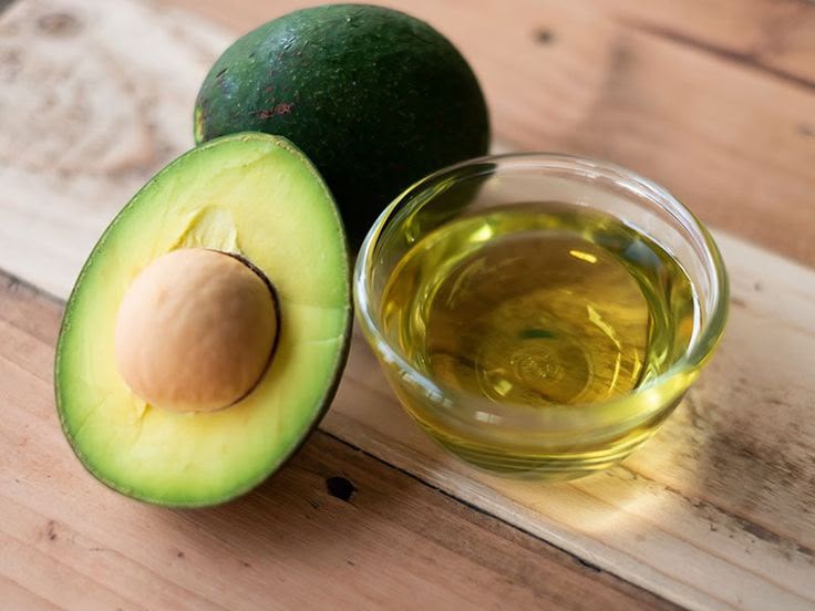 Avocado Oil: Benefits for Skin and Hair and How to Use It Properly